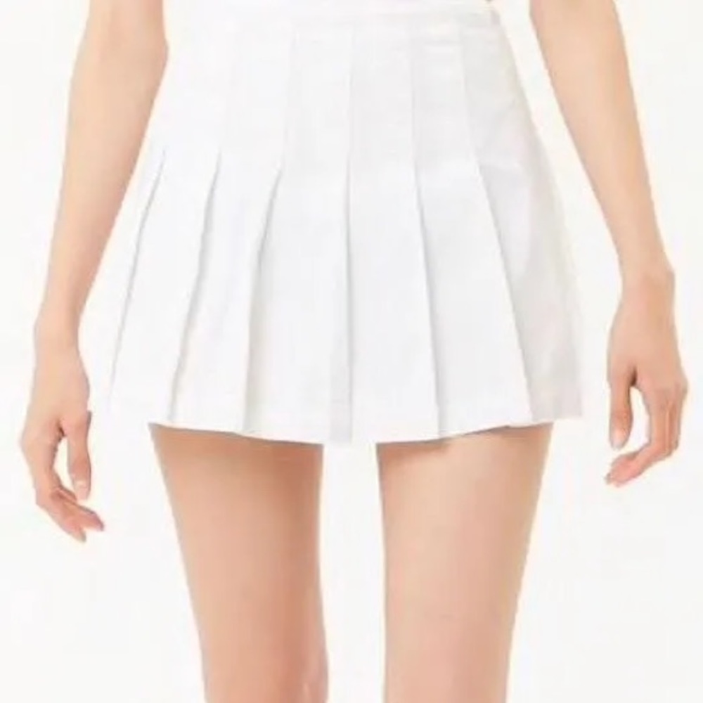 Pleated white tennis skirt